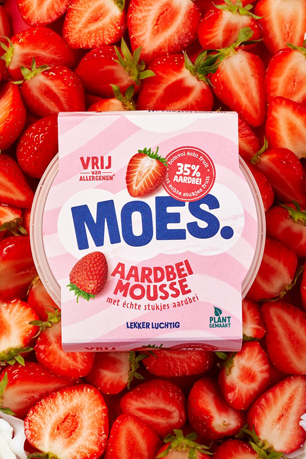 Nederlands merk verkoopt eerlijke producten in kleurrijk verpakking design in de supermarkt zoals de Albert Heijn.